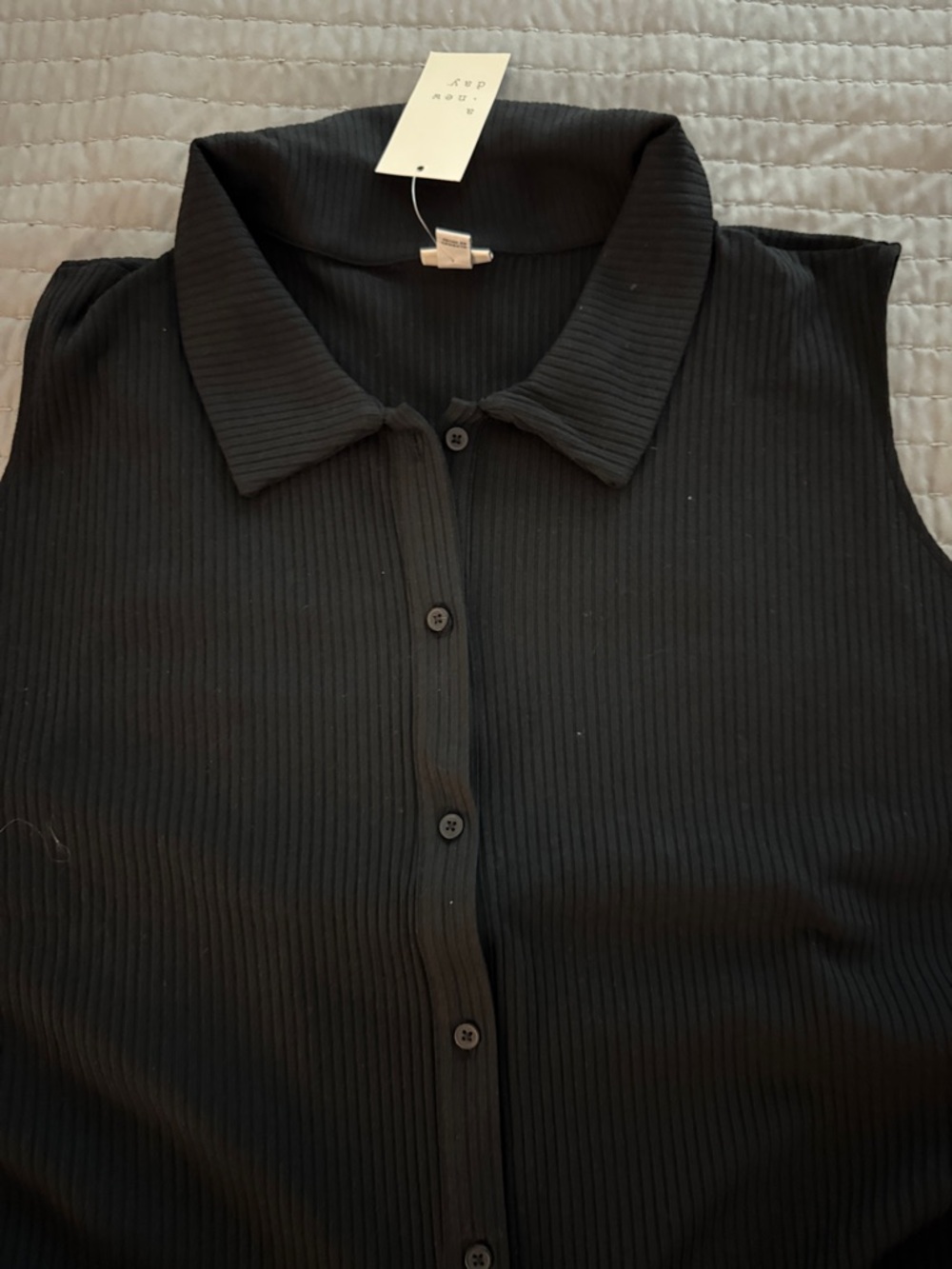 a new day Black Sleeveless Button-Down Collared Top - Picture 5 of 8
